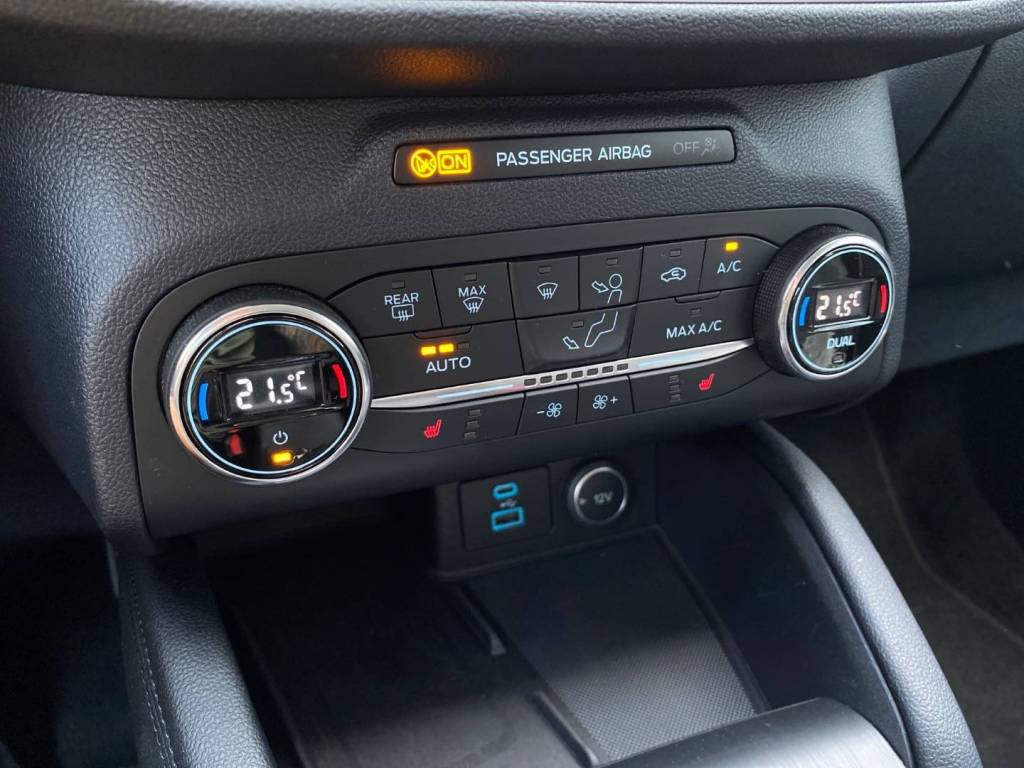 </span> 2021 Ford Kuga 2.5 Duratec Plug-In Hybrid TITANIUM CVT  165kW/225k<span style="color:#004a89">FULL  LED Adaptívne svetlomety, Čítanie dopravných značiek,  Vyhrievané sedadlá, Bezdrôtové nabíjanie telefónu…           </span>        <span style="color:#004a89">