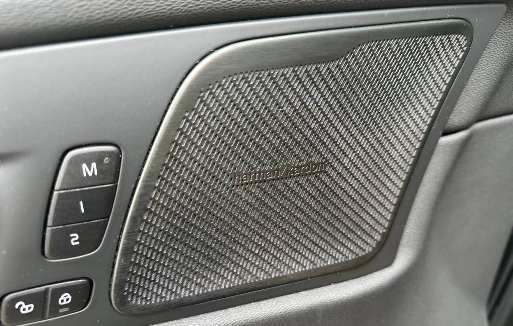 <span style="color:#004a89"> FACELIFT!</span>   2020 Volvo XC60 B4 D AWD  INSCRIPTION  145 Kw/197k S&S  EAT8    <span style="color:#004a89">FULL  LED Adaptívne svetlomety ,Panorama, Virtual, Webasto…</span>