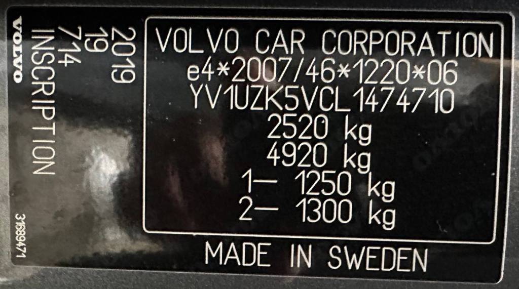 <span style="color:#004a89"> FACELIFT!</span>   2020 Volvo XC60 B4 D AWD  INSCRIPTION  145 Kw/197k S&S  EAT8    <span style="color:#004a89">FULL  LED Adaptívne svetlomety ,Panorama, Virtual, Webasto…</span>