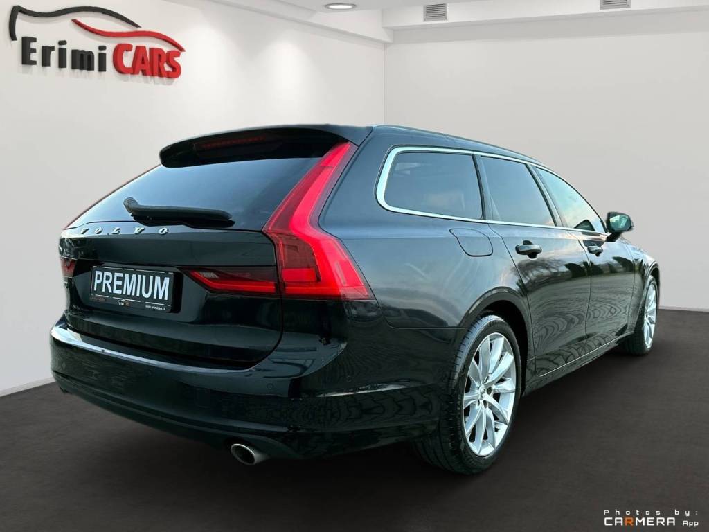 <span style="color:#004a89"> Panorama, Head Up!</span> 2019  Volvo V90 T4 2.0L 140 Kw/190k S&S  EAT8    <span style="color:#004a89"> FULL LED Adaptívne svetlomety, Virtual, 360°Kamera, Kožený interiér…</span>