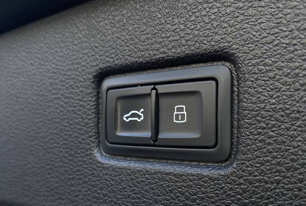 <span style="color:#004a89"> 3xS-Line!</span>  2018 Audi Q7 3.0 TDI Quattro  200 Kw/272k <span style="color:#004a89">Matrix svetlomety ,Virtual, 360°Kamera..</span>