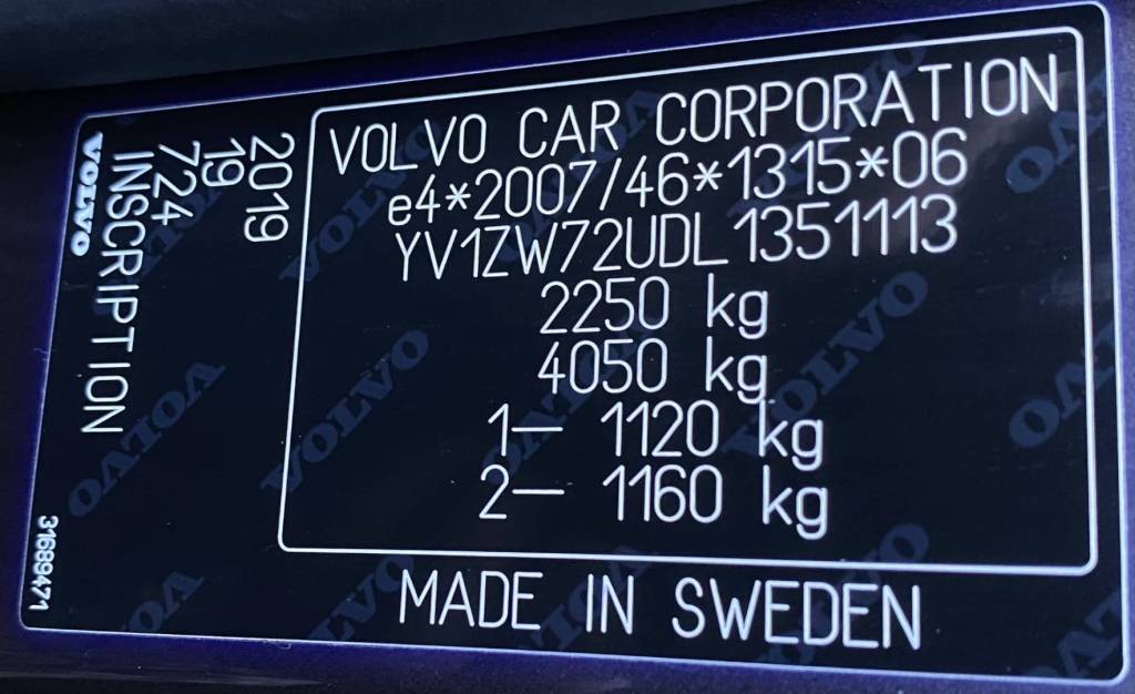 <span style="color:#004a89"> Inscription vybava! </span>2019   Volvo V60 D3  A/T8  110 Kw/150k S&S  <span style="color:#004a89"> FULL LED Adaptívne svetlomety, Virtual, Kamera, Kožený interiér…</span>
