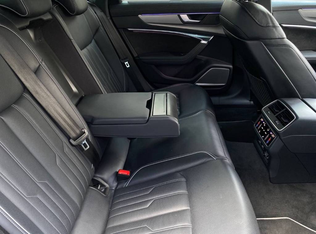 <span style="color:#004a89"> Limuzína!</span> 2019 Audi  A6 50TDI mHEV Quattro S-LINE  210 Kw/286k S&S  EAT8    <span style="color:#004a89">MATRIX HD LED, 360°3D KAMERA, VZDUCH,BANG&OLUFSEN…</span>   Možný odpočet DPH