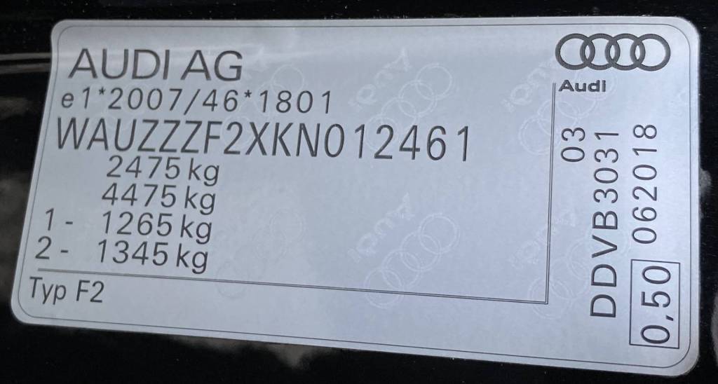 <span style="color:#004a89"> Limuzína!</span> 2019 Audi  A6 50TDI mHEV Quattro S-LINE  210 Kw/286k S&S  EAT8    <span style="color:#004a89">MATRIX HD LED, 360°3D KAMERA, VZDUCH,BANG&OLUFSEN…</span>   Možný odpočet DPH