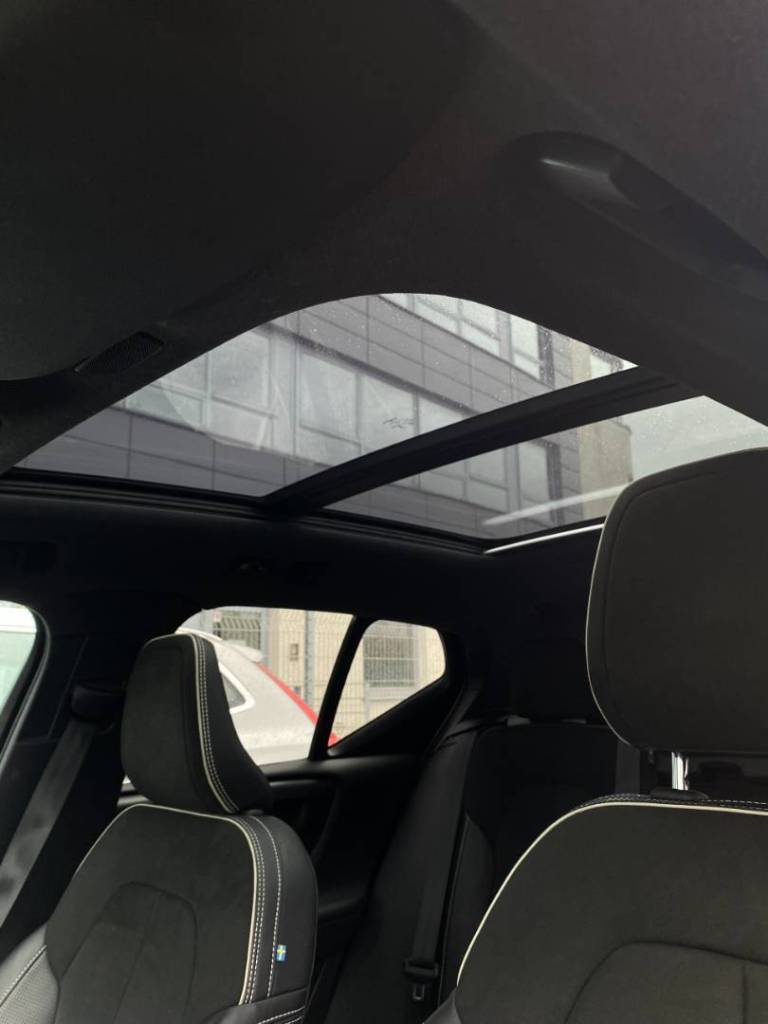 <span style="color:#004a89"> R-DESIGN  BLACK PACKET!</span>   2020 Volvo XC40 D3  110 Kw/150k S&S  EAT8    <span style="color:#004a89">FULL  LED Adaptívne svetlomety ,Virtual, Kamera…</span>