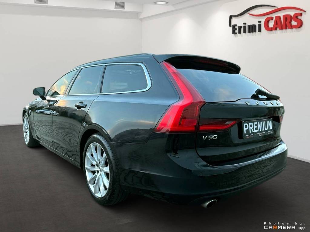 <span style="color:#004a89"> Panorama, Head Up!</span> 2019  Volvo V90 T4 2.0L 140 Kw/190k S&S  EAT8    <span style="color:#004a89"> FULL LED Adaptívne svetlomety, Virtual, 360°Kamera, Kožený interiér…</span>