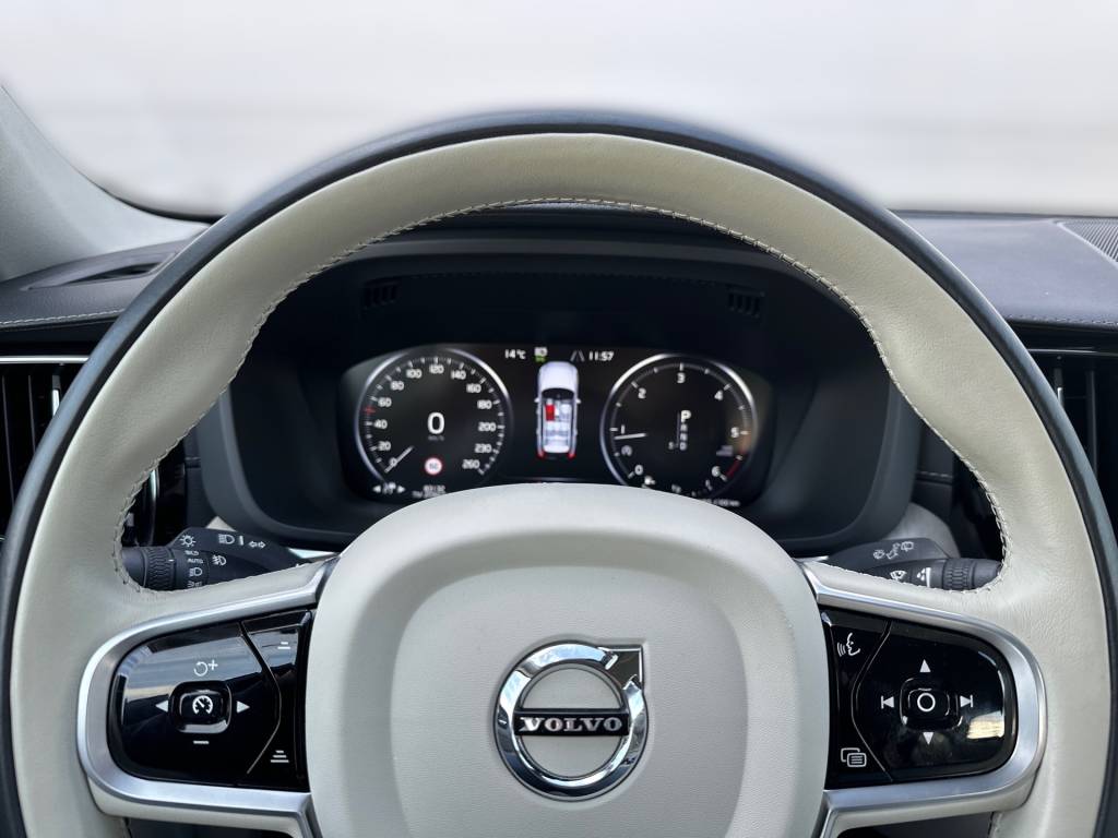 <span style="color:#004a89">Inscription ! </span> 2020   Volvo XC60 D4    A/T 8, 140kW<span style="color:#004a89"> Full LED Adaptívne svetlomety,  Virtual,  Parkovacia Kamera,  Harman/kardon…           </span>       <span style="color:#004a89">           </span>