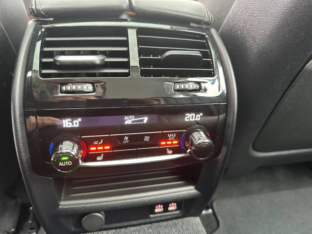 Novinka!<span style="color:#004a89"> Vybava Individual!</span> 2021 BMW Rad 5 Touring 540d mHEV xDrive  250 Kw/340k S&S  EAT8    <span style="color:#004a89">LASER, PANORAMA, WEBASTO, HARMAN/KARDON, HEAD-UP…</span>