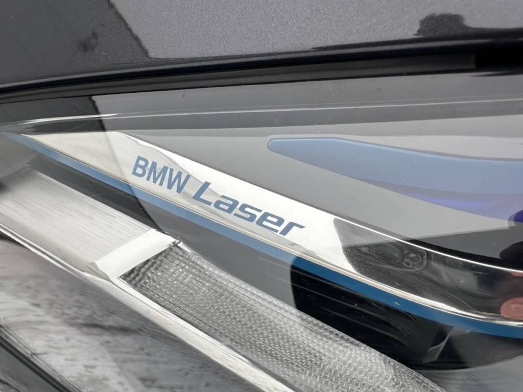 Novinka!<span style="color:#004a89"> Vybava Individual!</span> 2021 BMW Rad 5 Touring 540d mHEV xDrive  250 Kw/340k S&S  EAT8    <span style="color:#004a89">LASER, PANORAMA, WEBASTO, HARMAN/KARDON, HEAD-UP…</span>