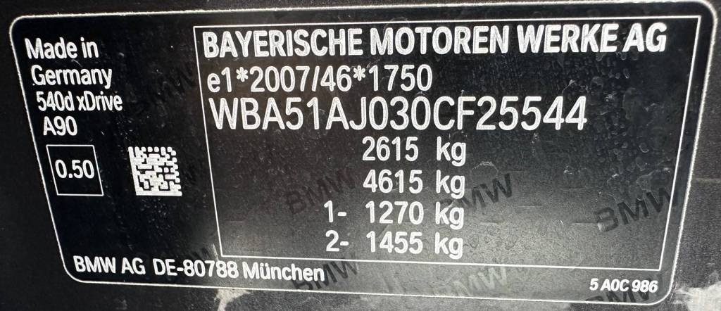 Novinka!<span style="color:#004a89"> Vybava Individual!</span> 2021 BMW Rad 5 Touring 540d mHEV xDrive  250 Kw/340k S&S  EAT8    <span style="color:#004a89">LASER, PANORAMA, WEBASTO, HARMAN/KARDON, HEAD-UP…</span>