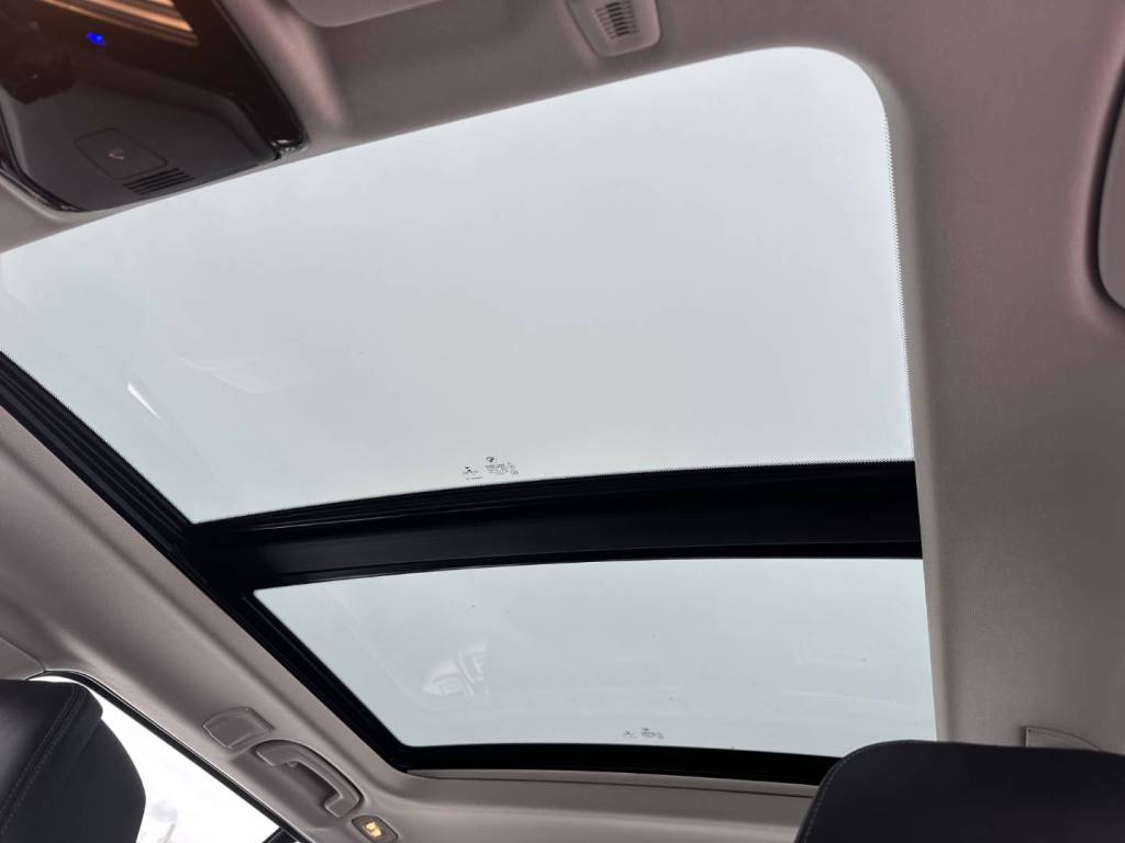 Novinka!<span style="color:#004a89"> Vybava Individual!</span> 2021 BMW Rad 5 Touring 540d mHEV xDrive  250 Kw/340k S&S  EAT8    <span style="color:#004a89">LASER, PANORAMA, WEBASTO, HARMAN/KARDON, HEAD-UP…</span>