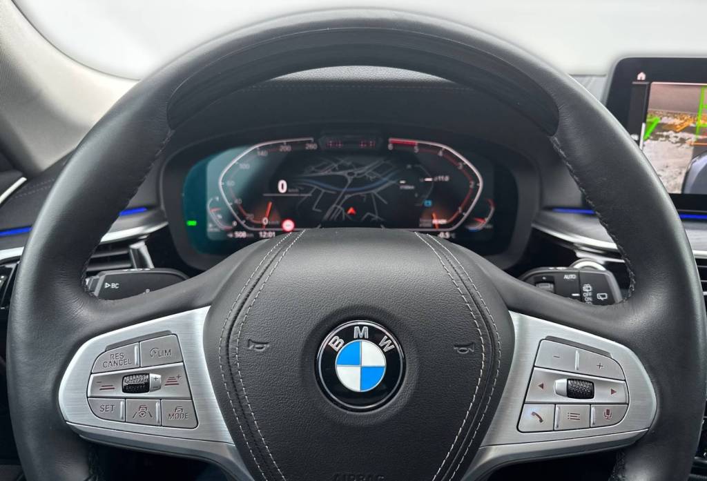 Novinka!<span style="color:#004a89"> Vybava Individual!</span> 2021 BMW Rad 5 Touring 540d mHEV xDrive  250 Kw/340k S&S  EAT8    <span style="color:#004a89">LASER, PANORAMA, WEBASTO, HARMAN/KARDON, HEAD-UP…</span>