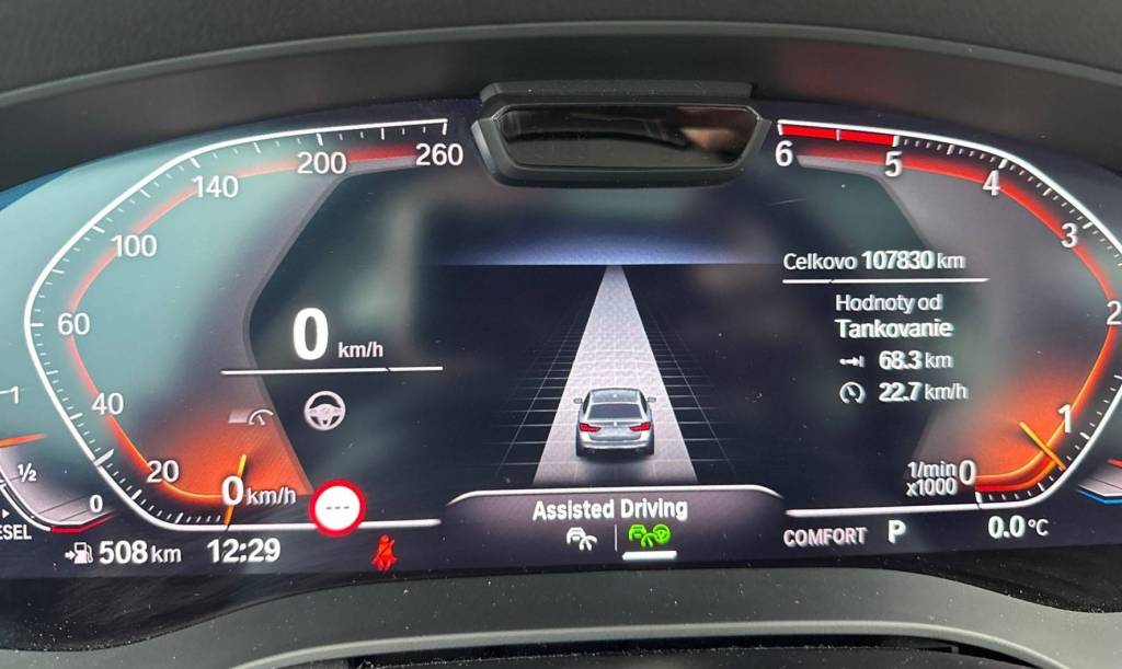 Novinka!<span style="color:#004a89"> Vybava Individual!</span> 2021 BMW Rad 5 Touring 540d mHEV xDrive  250 Kw/340k S&S  EAT8    <span style="color:#004a89">LASER, PANORAMA, WEBASTO, HARMAN/KARDON, HEAD-UP…</span>