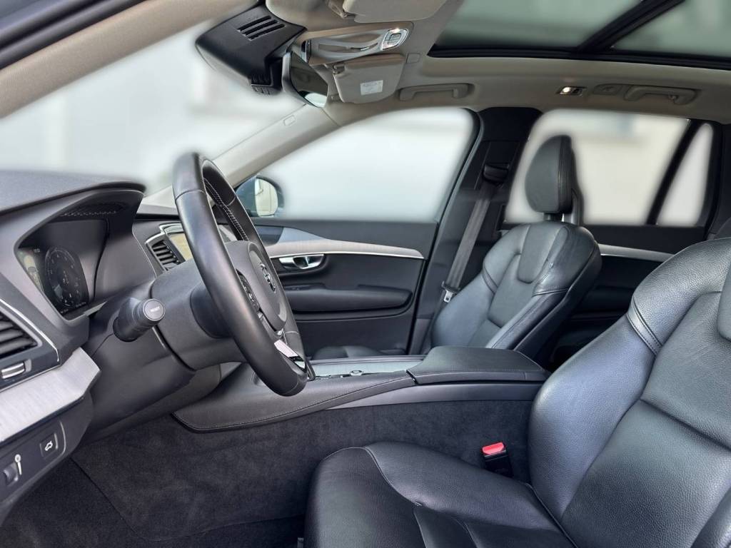 <span style="color:#004a89"> Hybrid!</span>  2020 Volvo XC90 B5 AWD 184 Kw/250k  <span style="color:#004a89">  MATRIX FULL LED  Adaptívne svetlomety, Panorama, Virtual, Kamera, Kožený interiér…</span>