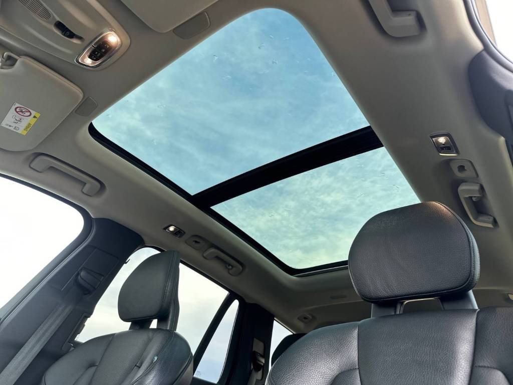 <span style="color:#004a89"> Hybrid!</span>  2020 Volvo XC90 B5 AWD 184 Kw/250k  <span style="color:#004a89">  MATRIX FULL LED  Adaptívne svetlomety, Panorama, Virtual, Kamera, Kožený interiér…</span>