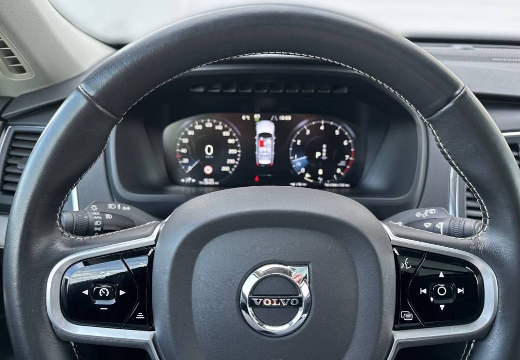 <span style="color:#004a89"> Hybrid!</span>  2020 Volvo XC90 B5 AWD 184 Kw/250k  <span style="color:#004a89">  MATRIX FULL LED  Adaptívne svetlomety, Panorama, Virtual, Kamera, Kožený interiér…</span>
