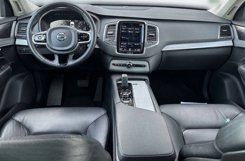<span style="color:#004a89"> Hybrid!</span>  2020 Volvo XC90 B5 AWD 184 Kw/250k  <span style="color:#004a89">  MATRIX FULL LED  Adaptívne svetlomety, Panorama, Virtual, Kamera, Kožený interiér…</span>