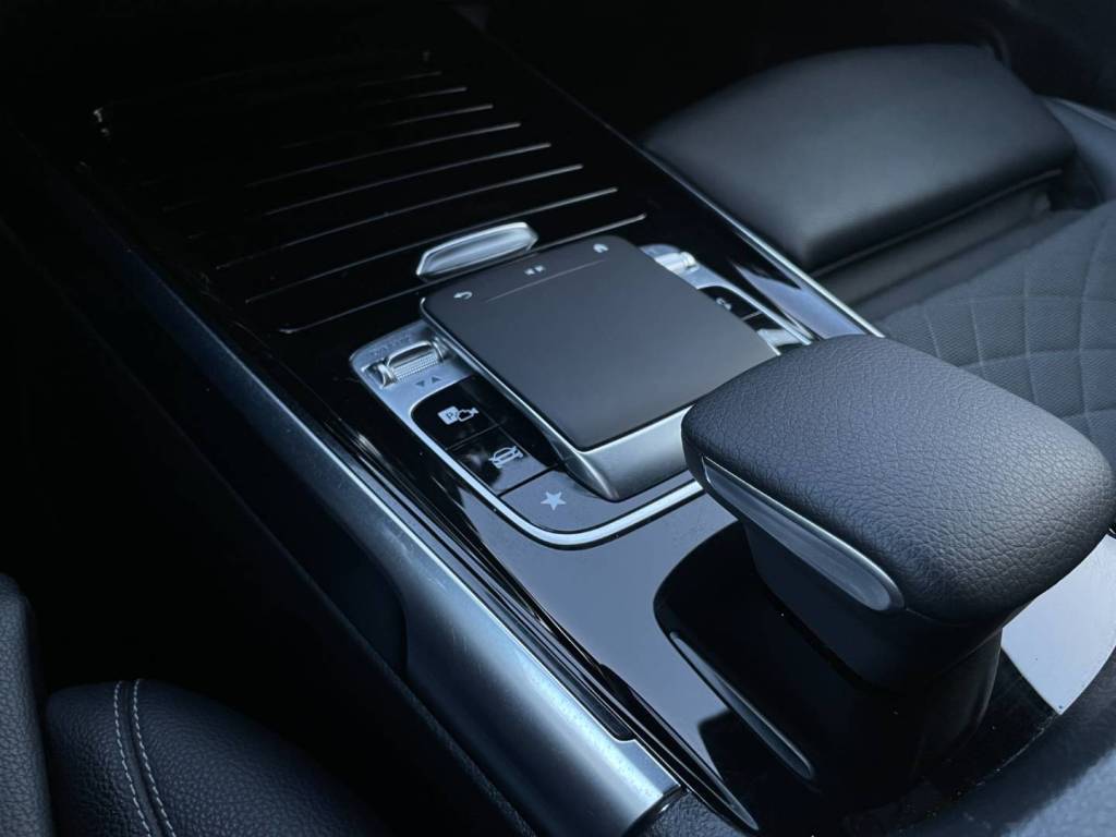 <span style="color:#004a89"> </span> 2020 Mercedes-Benz GLB 200d  110Kw/150k  <span style="color:#004a89"> FULL LED Adaptívne svetlomety,  Virtual, Kamera…</span>