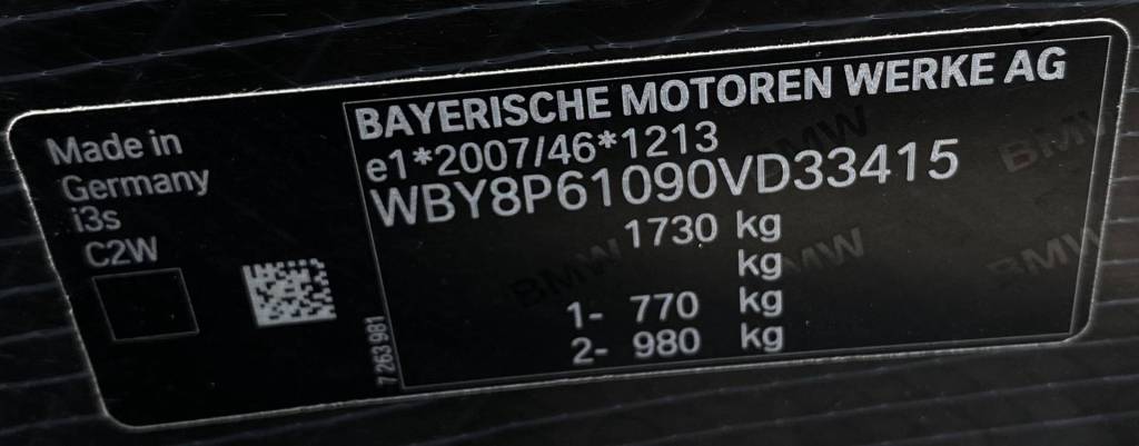 Novinka! <span style="color:#004a89">Verzia i3S 120Ah batéria!</span> BMW i3S 135Kw/184k<span style="color:#004a89">  FULL LED Adaptívne svetlomety, audio systém HARMAN/KARDON…</span>