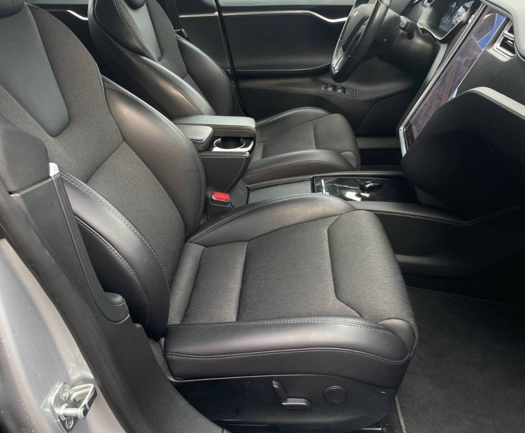 <span style="color:#004a89"> 386kW/525k</span> Tesla Model S 75D 4X4 DUAL MOTOR <span style="color:#004a89">        AUTOPILOT-2.5, PANORAMA, PREMIUM KONEKTIVITA… </span>