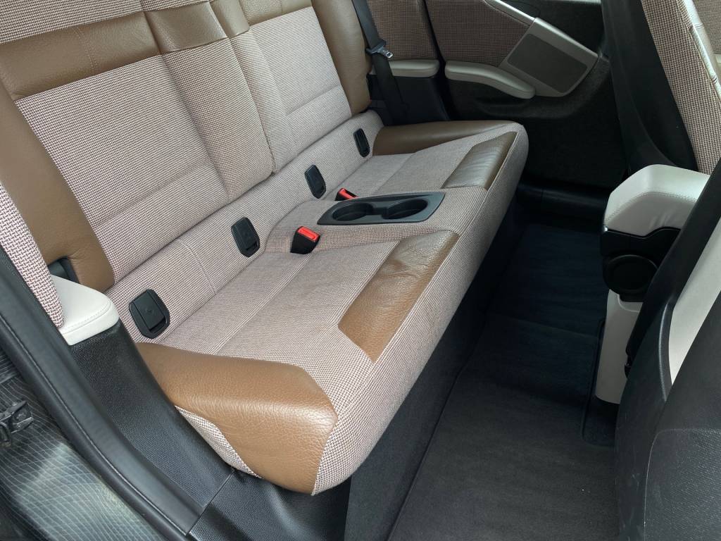 Novinka! <span style="color:#004a89">Verzia i3S 120Ah batéria!</span> BMW i3S 135Kw/184k<span style="color:#004a89">  FULL LED Adaptívne svetlomety, audio systém HARMAN/KARDON…</span>