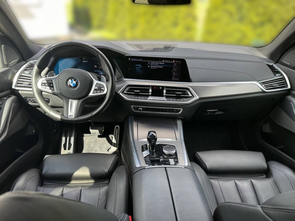 <span style="color:#004a89"> M-PACKET </span> 2020 BMW X5 45e Plug-IN Hybrid 290Kw/395k  <span style="color:#004a89"> Laserové adaptívne svetlomety, Vzduch, HEAD-UP, 360°Kamera, Harman/Kardon, R22…</span>