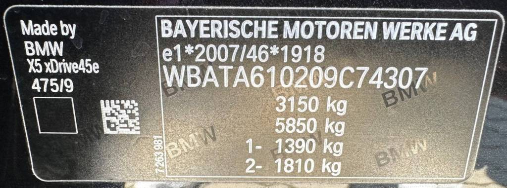 <span style="color:#004a89"> M-PACKET </span> 2020 BMW X5 45e Plug-IN Hybrid 290Kw/395k  <span style="color:#004a89"> Laserové adaptívne svetlomety, Vzduch, HEAD-UP, 360°Kamera, Harman/Kardon, R22…</span>
