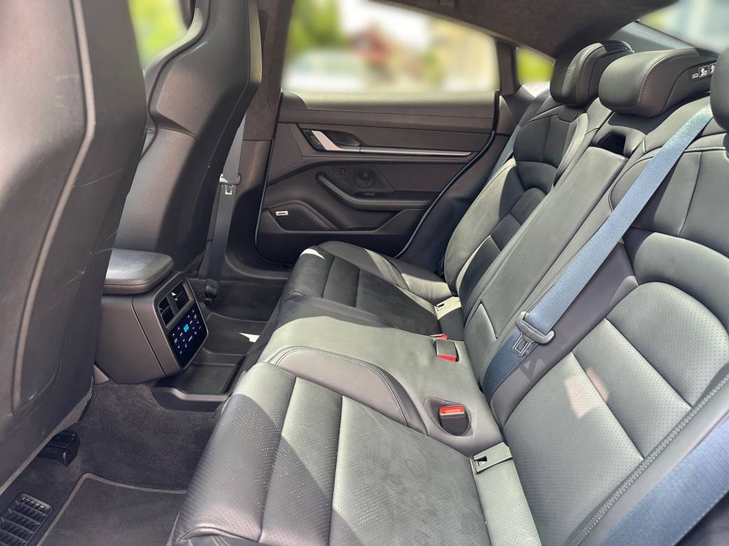 Porsche Taycan TURBO 500kW, 93.4kWh <span style="color:#004a89"> MATRIX LED, RADAR, PANORAMA, BOSE, 360°KAMERA, PSCB BRZDY R21…  </span>