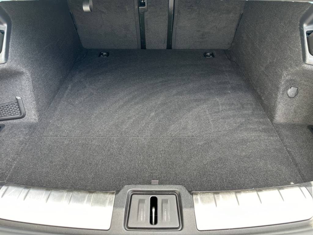 Porsche Taycan TURBO 500kW, 93.4kWh <span style="color:#004a89"> MATRIX LED, RADAR, PANORAMA, BOSE, 360°KAMERA, PSCB BRZDY R21…  </span>