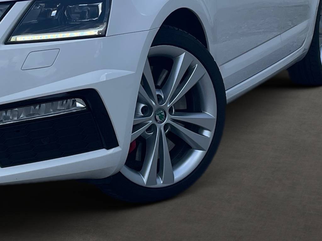 Škoda Octavia Combi V//RS 2.0 TSI 169  kW<span style="color:#004a89"> FULL LED, KAMERA,CANTON….  </span>