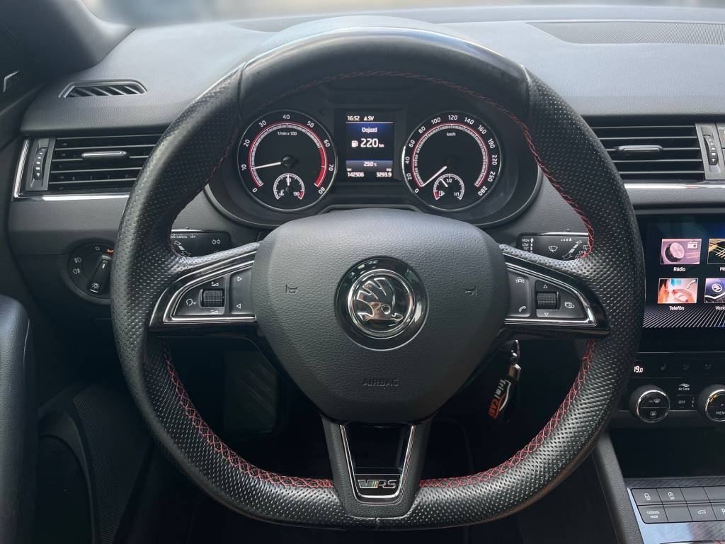 Škoda Octavia Combi V//RS 2.0 TSI 169  kW<span style="color:#004a89"> FULL LED, KAMERA,CANTON….  </span>