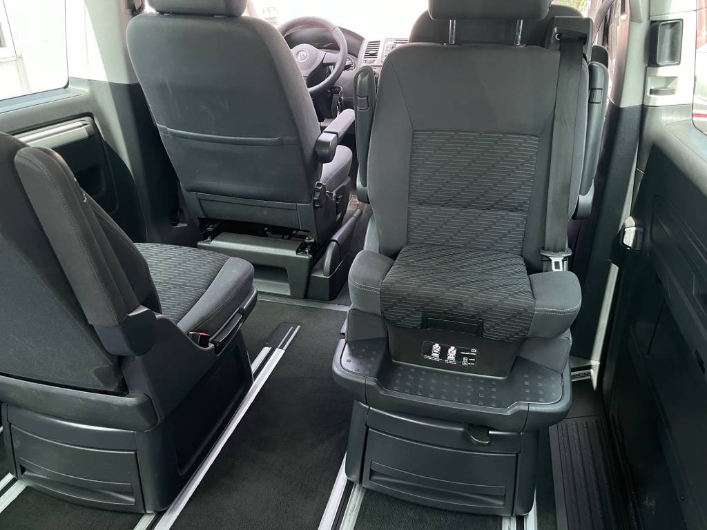 Volkswagen T5 Multivan 2.0 TDI Startline 140k <span style="color:#004a89"> Tažné zariadenie, Predhrev motora, Navigácia, Tempomat, Klimatizácia…  </span>