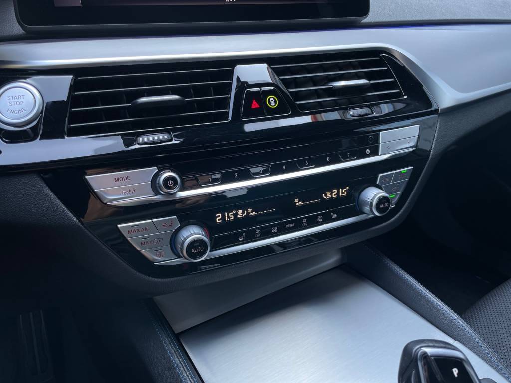 BMW Rad 5 520d mHEV ///M-PACKET  <span style="color:#004a89"> MATRIX FULL LED, VIRTUAL, KAMERA, VOZIDLO V ZÁRUKE…  </span>