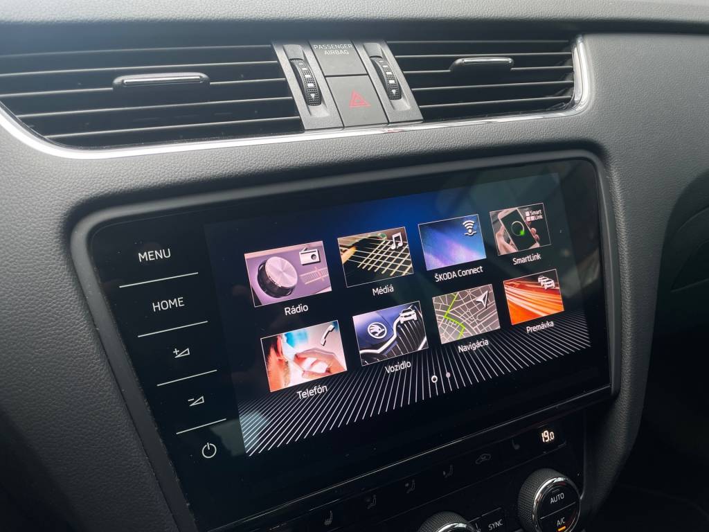 Škoda Octavia Combi V//RS 2.0 TSI 169  kW<span style="color:#004a89"> FULL LED, KAMERA,CANTON….  </span>