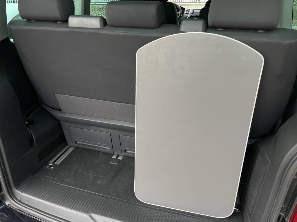 Volkswagen T5 Multivan 2.0 TDI Startline 140k <span style="color:#004a89"> Tažné zariadenie, Predhrev motora, Navigácia, Tempomat, Klimatizácia…  </span>