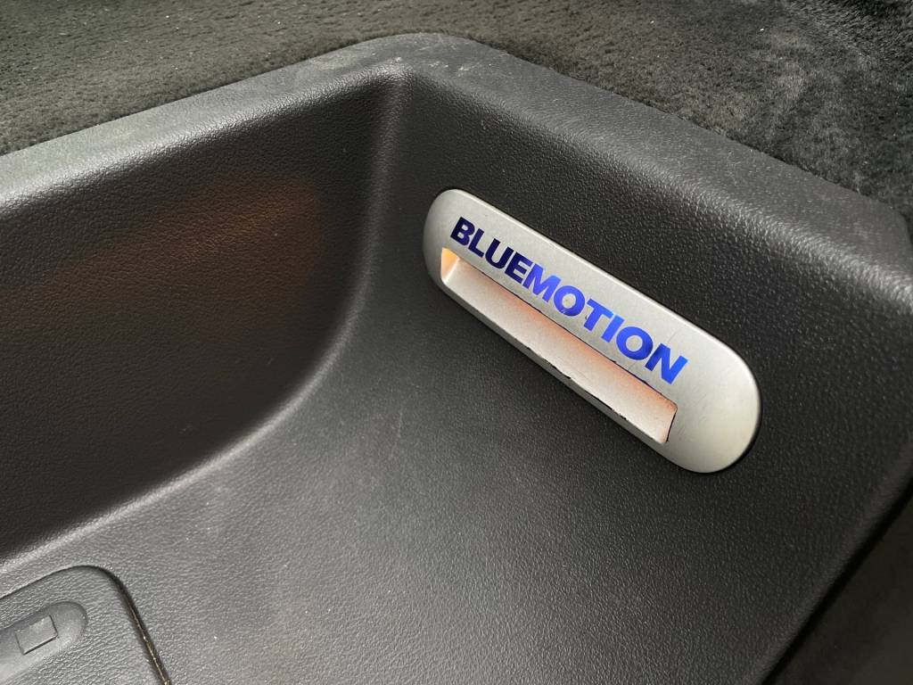 Volkswagen T5 Multivan 2.0 TDI Startline 140k <span style="color:#004a89"> Tažné zariadenie, Predhrev motora, Navigácia, Tempomat, Klimatizácia…  </span>