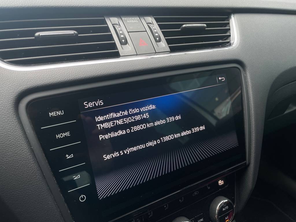 Škoda Octavia Combi V//RS 2.0 TSI 169  kW<span style="color:#004a89"> FULL LED, KAMERA,CANTON….  </span>