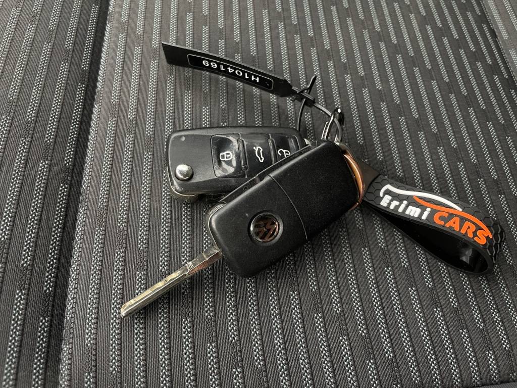 Volkswagen T5 Multivan 2.0 TDI Startline 140k <span style="color:#004a89"> Tažné zariadenie, Predhrev motora, Navigácia, Tempomat, Klimatizácia…  </span>