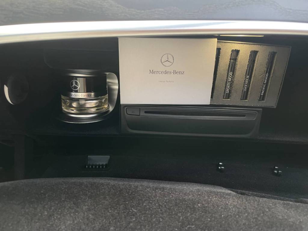 Mercedes-Benz S trieda Sedan 400d 4MATIC AMG-LINE PANORAMA HEAD-UP WEBASTO 360°KAMERA BURMESTER