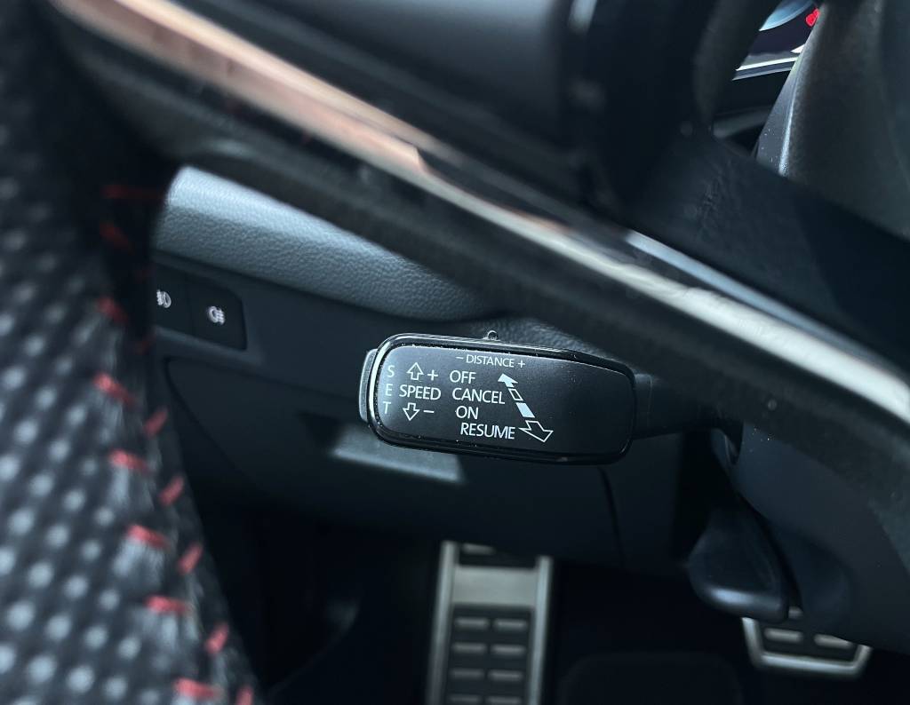 Škoda Octavia Combi V//RS 2.0 TDI MATRIX LED HEAD-UP VIRTUAL RADAR DSG