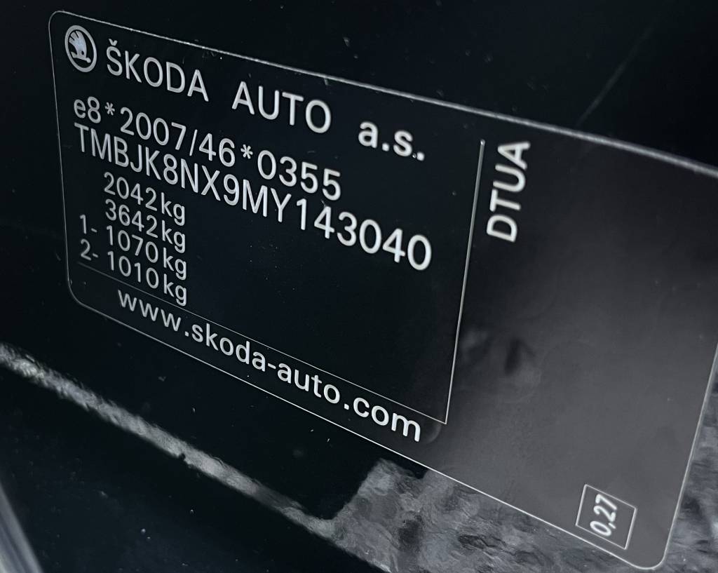 Škoda Octavia Combi V//RS 2.0 TDI MATRIX LED HEAD-UP VIRTUAL RADAR DSG