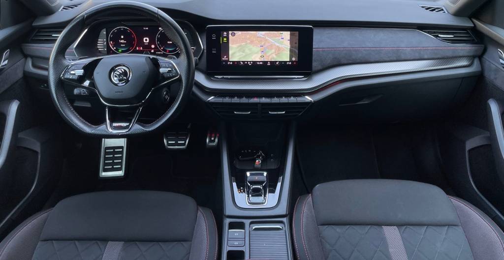 Škoda Octavia Combi V//RS 2.0 TDI MATRIX LED HEAD-UP VIRTUAL RADAR DSG