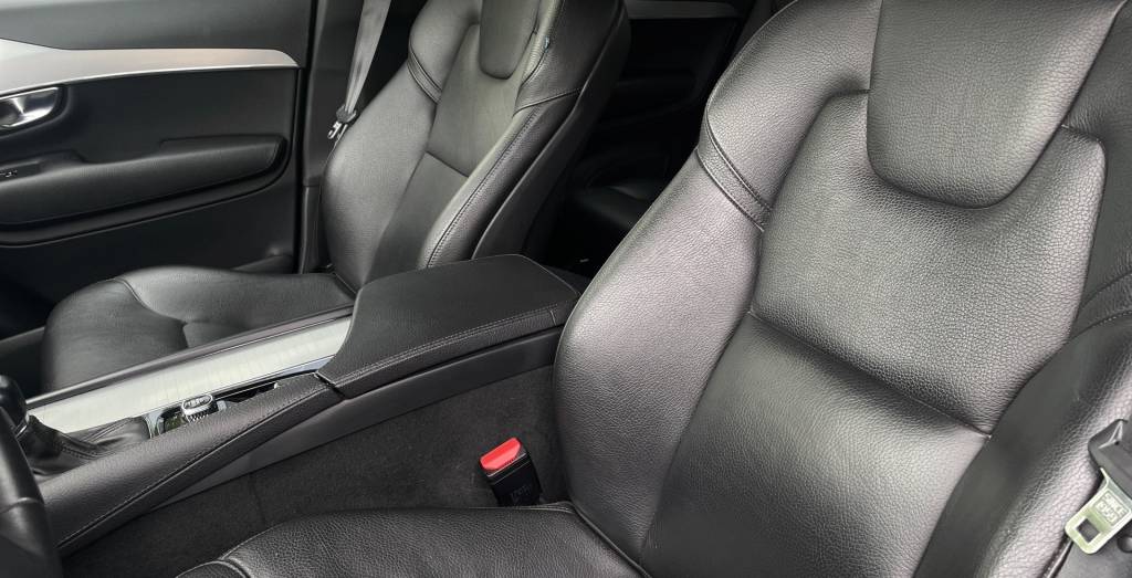 Volvo XC90 D5 235k AWD ADAPTIV. MATRIX FULL LED KAMERA VIRTUAL ŤAŽNÉ Momentum Pro A/T