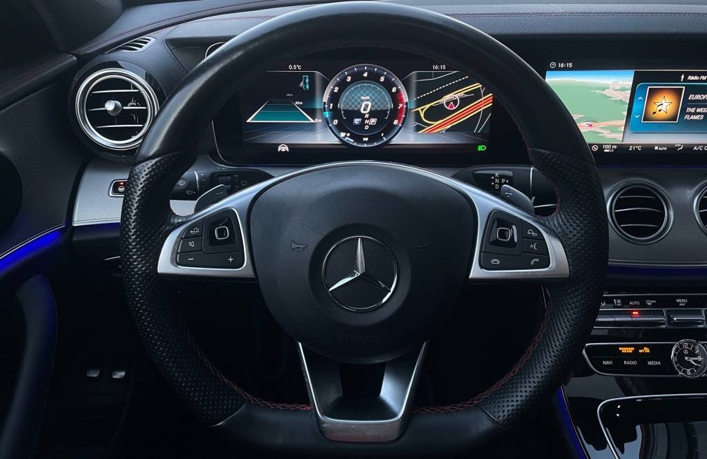 Mercedes-Benz E trieda Kombi Mercedes AMG E43 4MATIC MULTIBEAM HEAD-UP 360°KAMERA RADAR STREŠNÉ OKNO