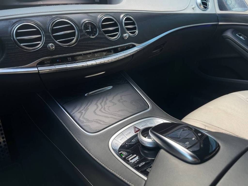 Mercedes-Benz S trieda Sedan 400d 4MATIC AMG-LINE PANORAMA HEAD-UP WEBASTO 360°KAMERA BURMESTER