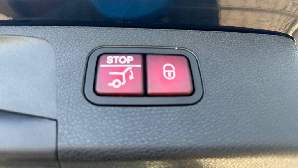 Mercedes-Benz E trieda Kombi Mercedes AMG E43 4MATIC MULTIBEAM HEAD-UP 360°KAMERA RADAR STREŠNÉ OKNO