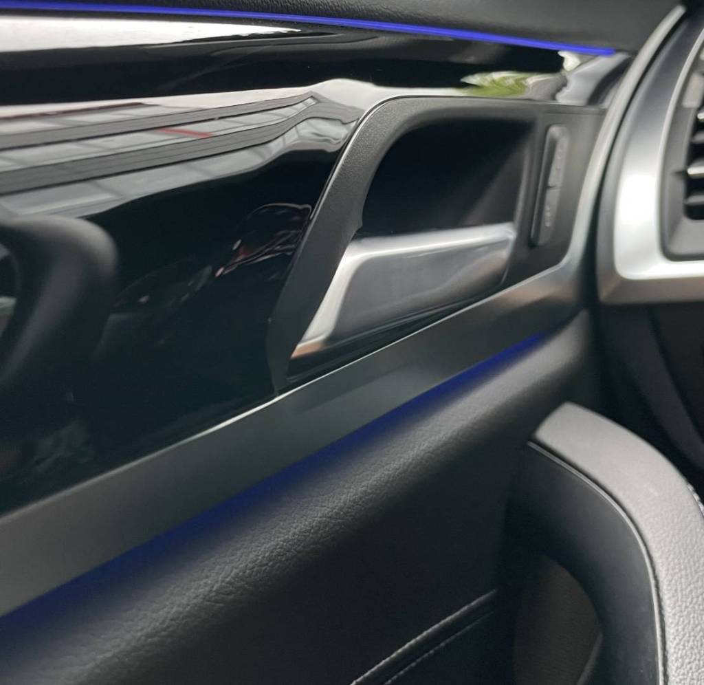 BMW xDrive20i mHEV ADAPTIV.FULL LED PANORAMA 360°3D KAMERA VIRTUAL /VOZIDLO V ZÁRUKE