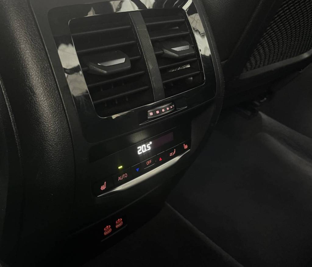 BMW xDrive20i mHEV ADAPTIV.FULL LED PANORAMA 360°3D KAMERA VIRTUAL /VOZIDLO V ZÁRUKE