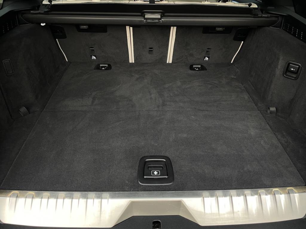 BMW Rad 5 Touring 530e PHEV MATRIX LED PANORAMA 360°3D KAMERA HARMAN/KARDON WEBASTO A/T