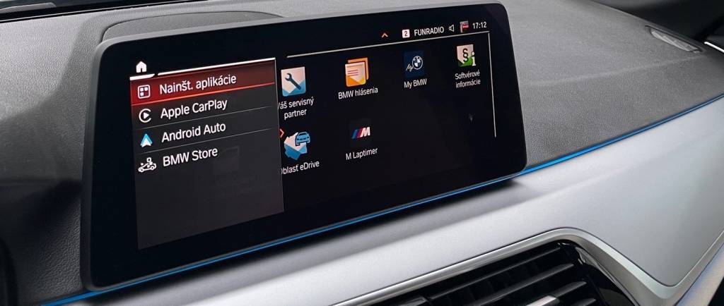 BMW Rad 5 Touring 530e PHEV MATRIX LED PANORAMA 360°3D KAMERA HARMAN/KARDON WEBASTO A/T